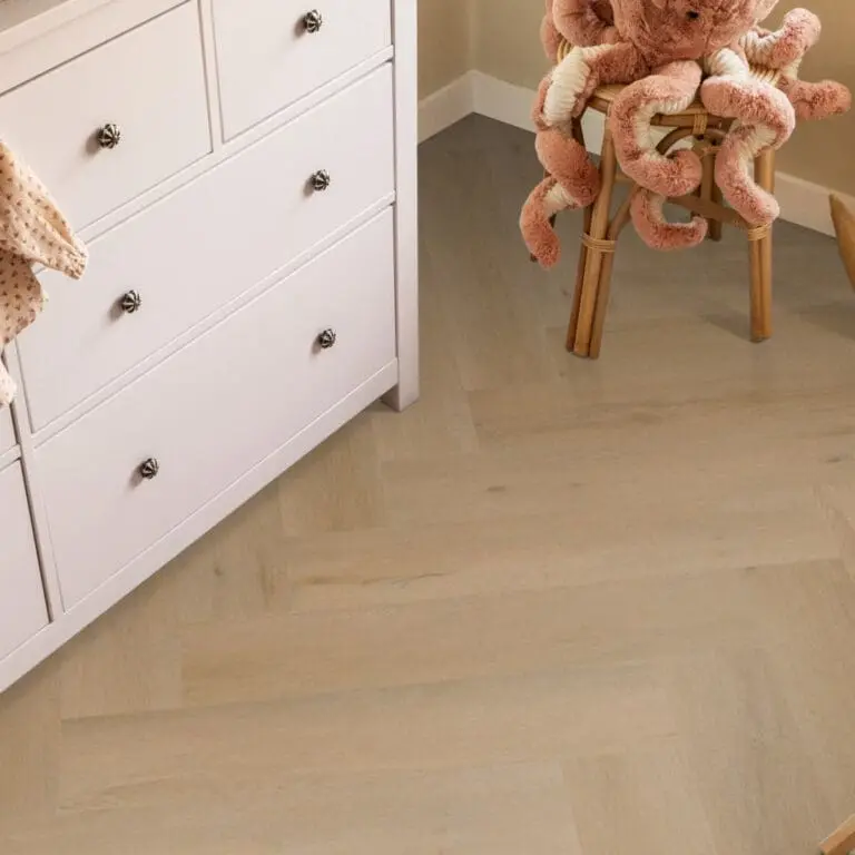 1760074742902-768x768 (1).webp