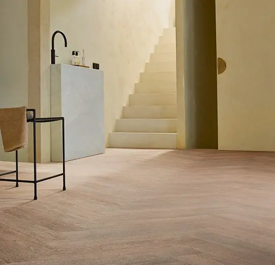 amber elegant oak visgraat.webp