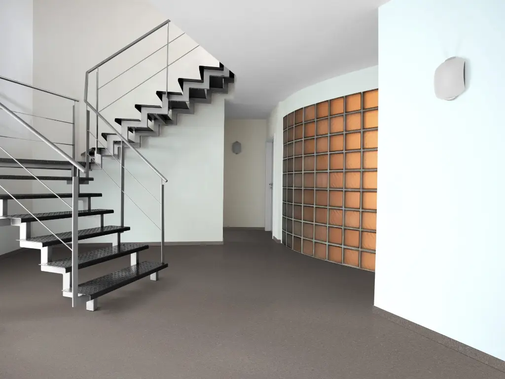 OFL-070-033_Floor_More_26-scaledtlb.webp