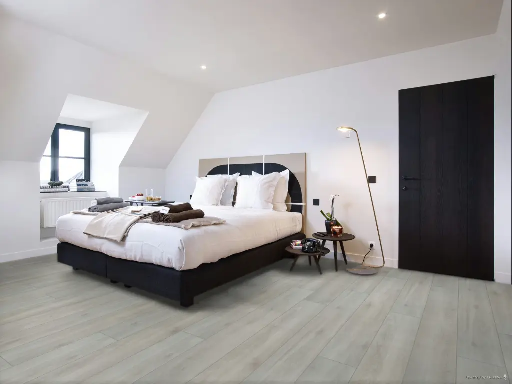 BerryAlloc - Ocean+ Bloom Silver Grey - 26 Nov 2025 09_46_06 GMT.webp