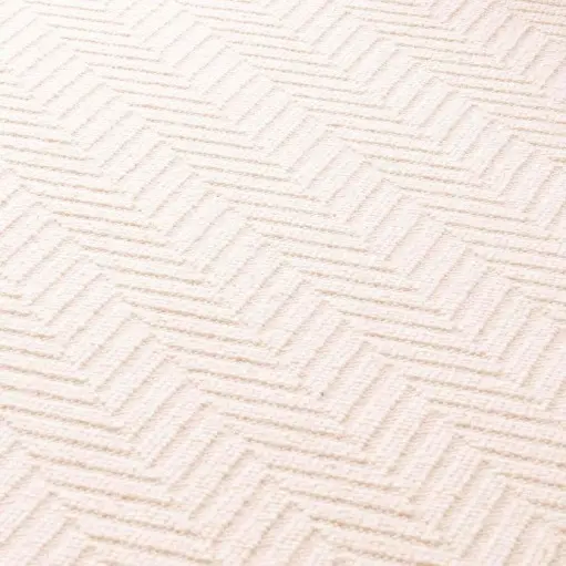 royal-class-detail-red_1.webp