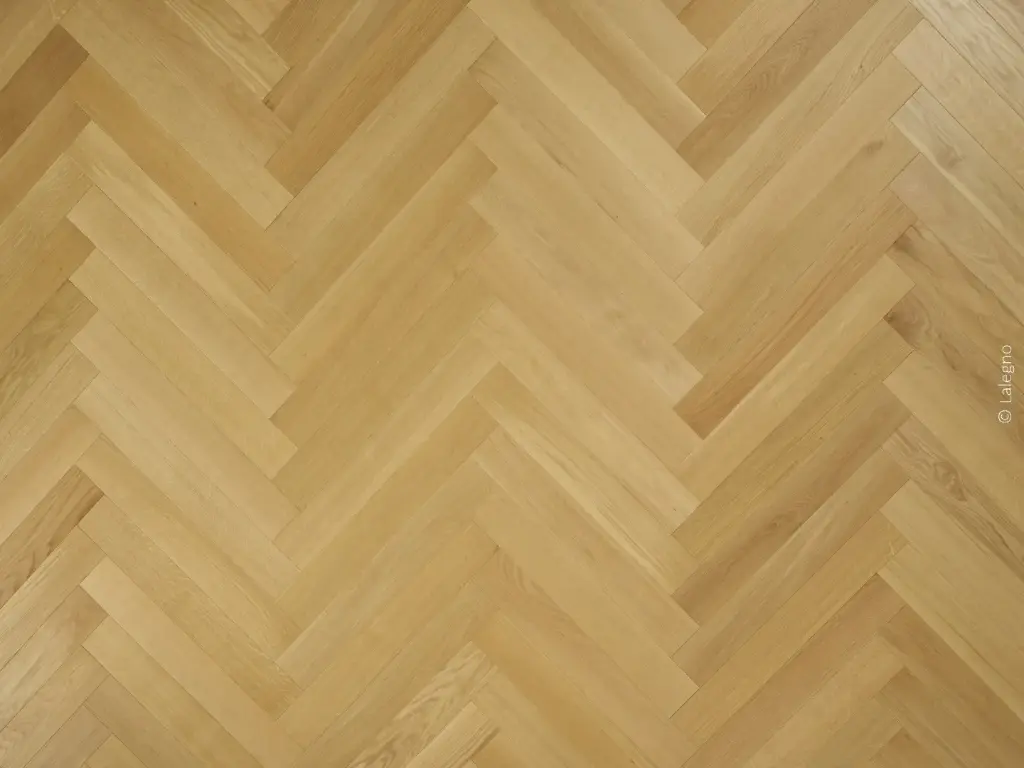 Essentials Classic Eik visgraat - Semie-rustiek - UV vernis naturel - 14/3x90x600mm - 0,86m²