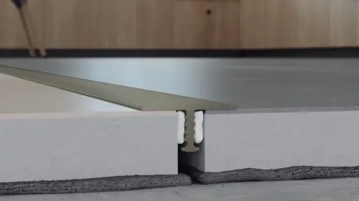 [THYS30316] Arbiton Profiel verbinding pro T geborsteld Titanium 1860mm voor PVC-vloeren