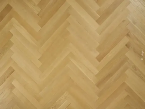 [LALE00500] Essentials Classic Eik visgraat - Semie-rustiek - UV vernis naturel - 14/3x90x600mm - 0,86m²